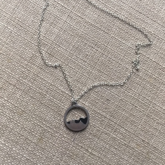 MOUNTAIN NECKLACE - Picture 1 of 1